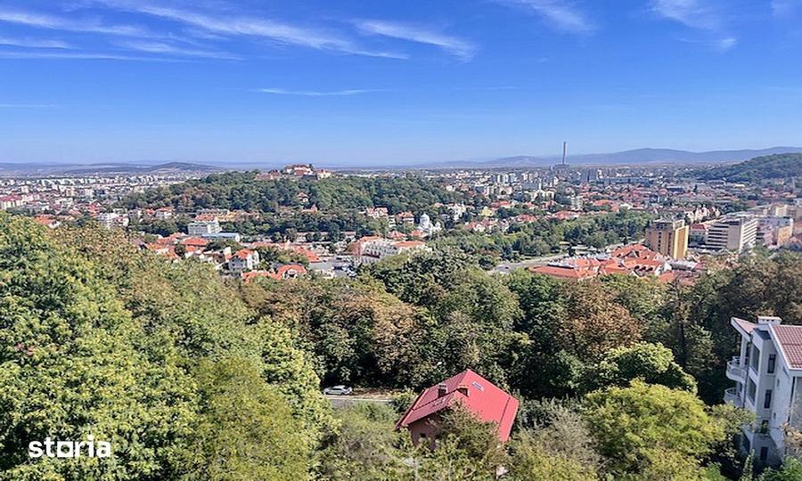 Apartament cu 3 camere, mobilat în Schei