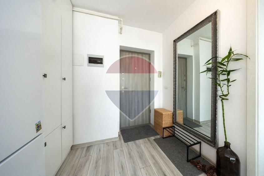 Apartament cu 3 camere semidecomandat în Gării