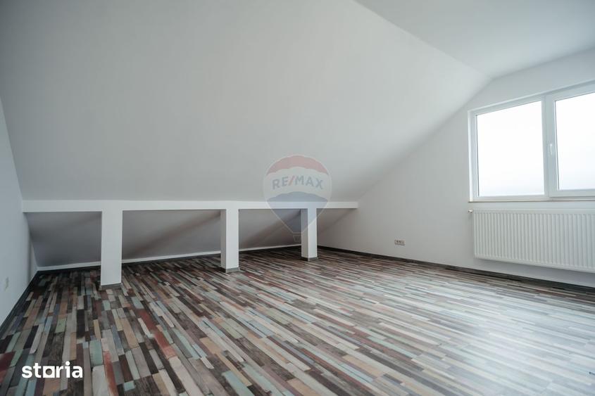 Apartament cu 3 camere, mobilat în Burdujeni