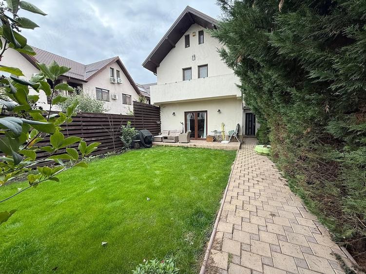 Casă cu 4 camere cu Teren 250 Mp în Central