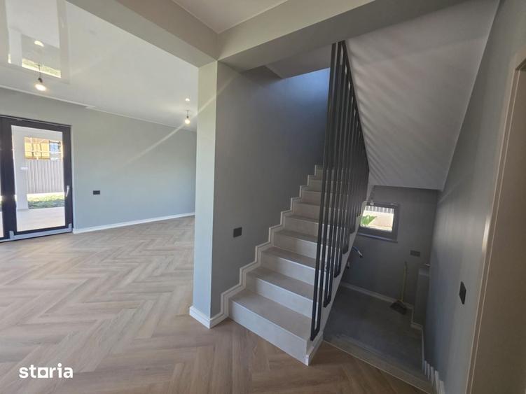 Casă cu 4 camere cu Teren 500 Mp în Bârnova