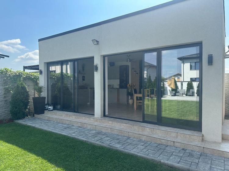 Casă cu 5 camere cu Teren 600 Mp în Strejnicu
