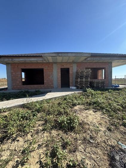 Casă cu 4 camere în Central