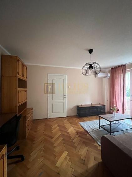 Apartament cu 2 camere semidecomandat, mobilat în Tipografilor