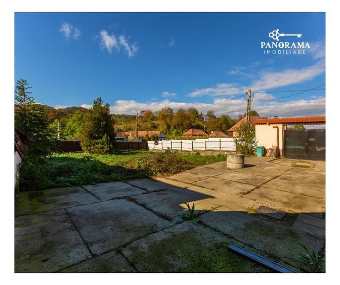 Casă individuală cu 8 camere cu Canalizare în Saschiz
