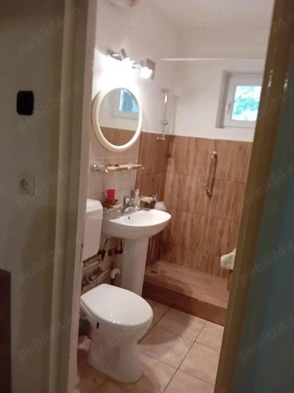 Apartament cu 2 camere semidecomandat în Grădiște