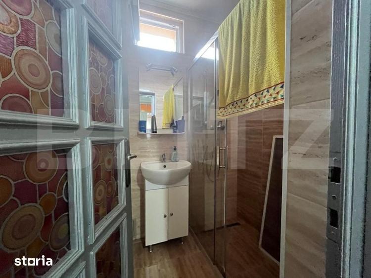 Casă cu 10 camere cu Teren 2000 Mp în Sântandrei