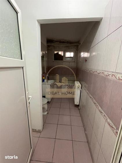 Apartament cu 3 camere decomandat în Podul de Piatră
