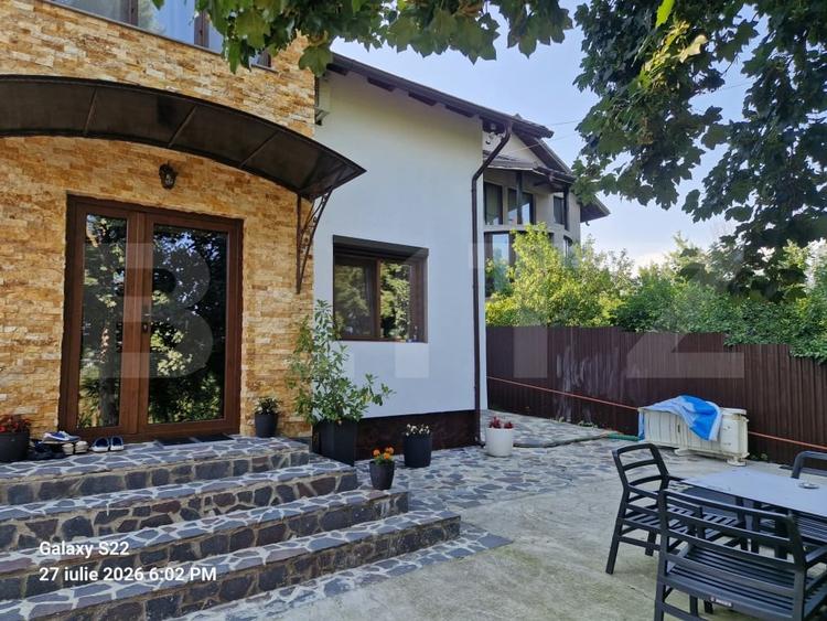 Casă individuală cu 6 camere cu Garaj în Moreni