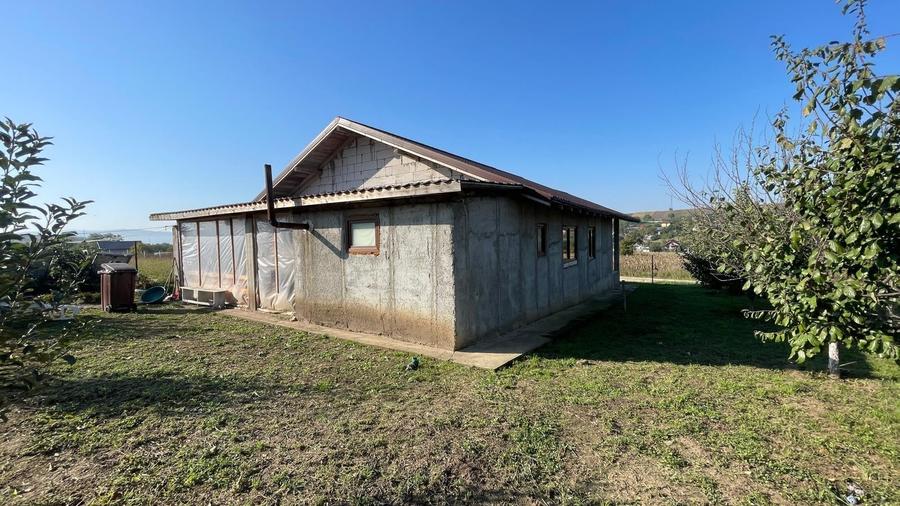 Casă cu 4 camere cu Teren 900 Mp în Holboca