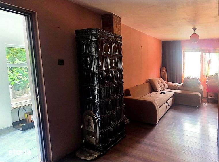 Casă cu 5 camere cu Teren 885 Mp în Ghioroc
