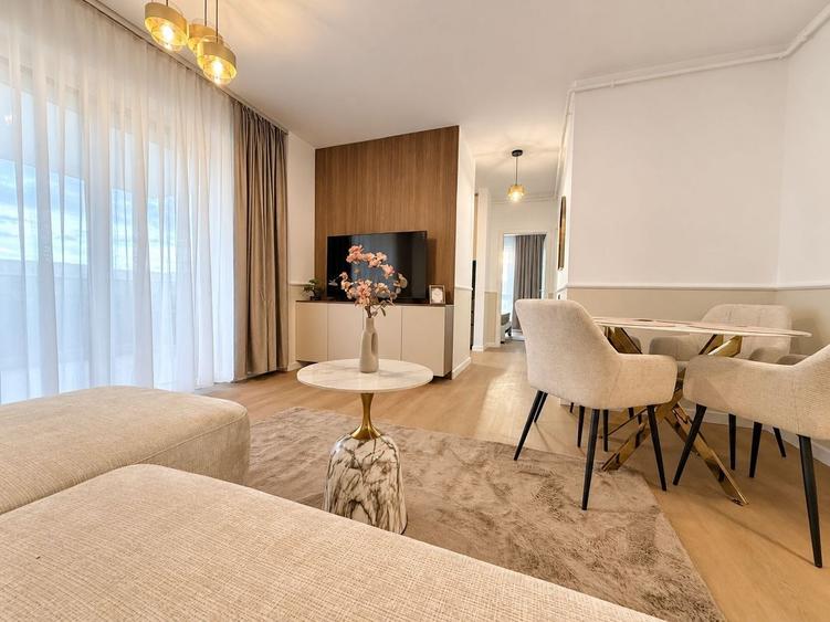 Apartament cu 3 camere semidecomandat, mobilat în Florești