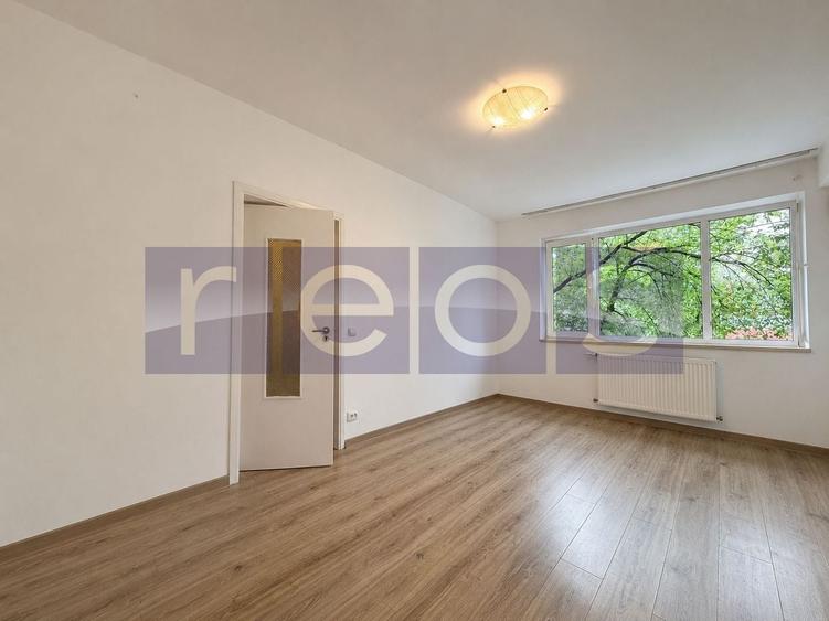Apartament cu 3 camere semidecomandat în Crângași