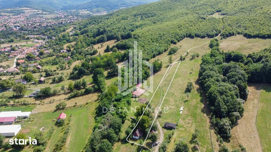 Casă cu 2 camere cu Teren 2784 Mp în Central