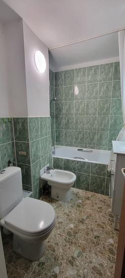 Apartament cu 3 camere decomandat în Nufărul