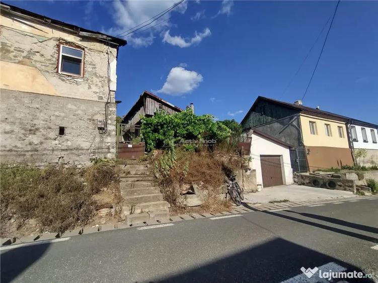 Casă cu 3 camere cu Teren 575 Mp în Central