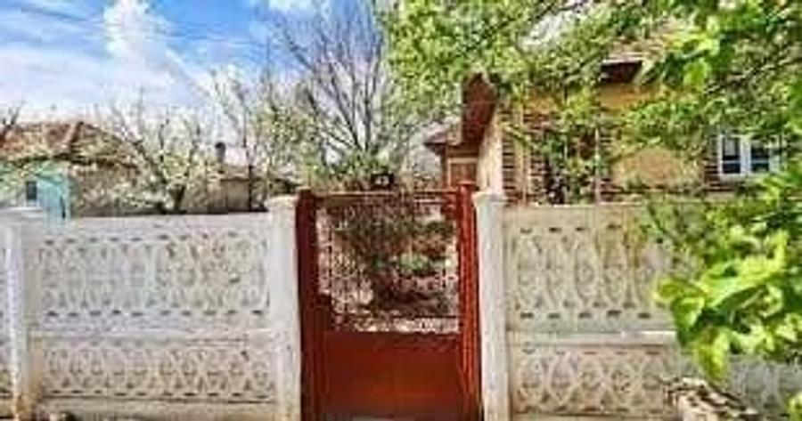 Casă cu Teren 931 Mp în Gheorghe Doja