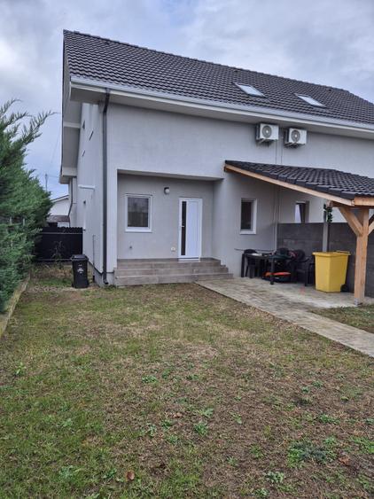 Casă cu 3 camere în Moșnița Veche