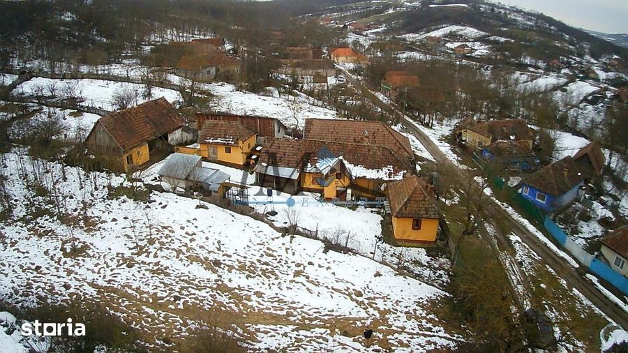 Casă cu 4 camere cu Teren 2780 Mp în Ohaba