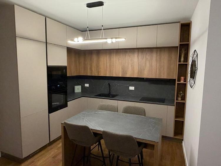 Apartament cu 2 camere decomandat, mobilat în Băneasa