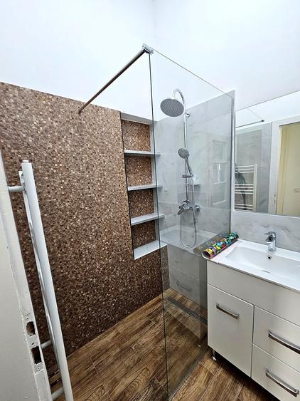 Casă individuală cu 3 camere cu Canalizare în Central