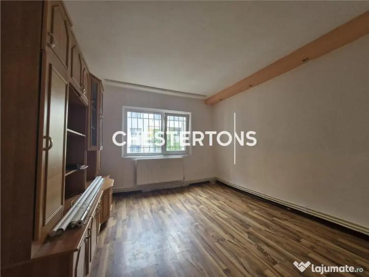 Apartament cu 3 camere decomandat în Central