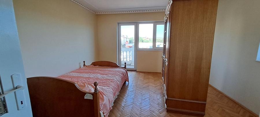 Casă individuală cu 14 camere cu Piscina în Sud-Est