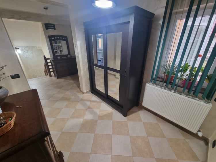 Duplex cu 3 camere cu Canalizare în Nicolina