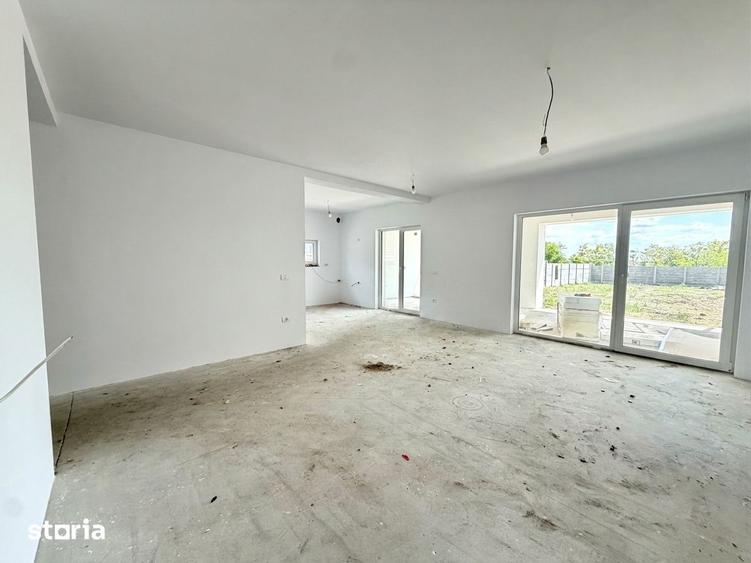 Casă cu 3 camere cu Teren 576 Mp în Sânandrei