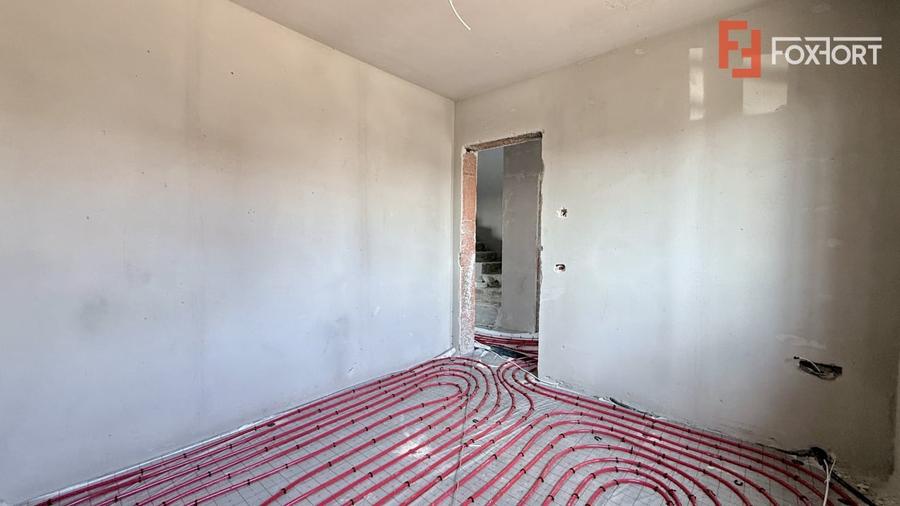 Duplex cu 4 camere cu Canalizare în Moșnița Veche