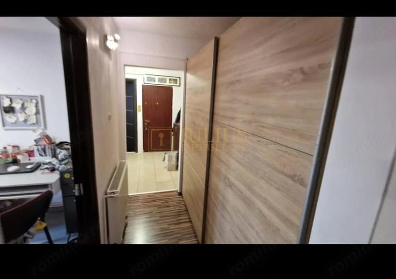 Apartament cu 3 camere decomandat în Soarelui