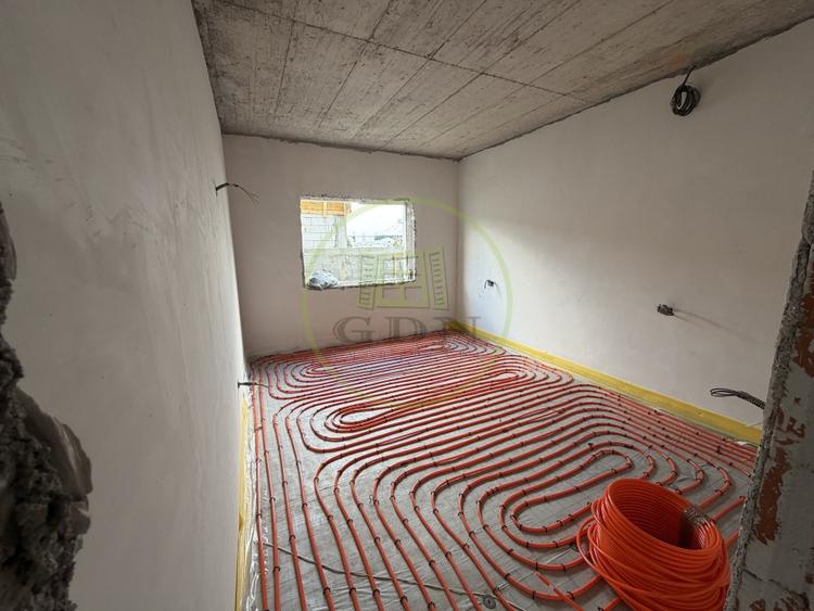Casă individuală cu 5 camere cu Canalizare în Preajba
