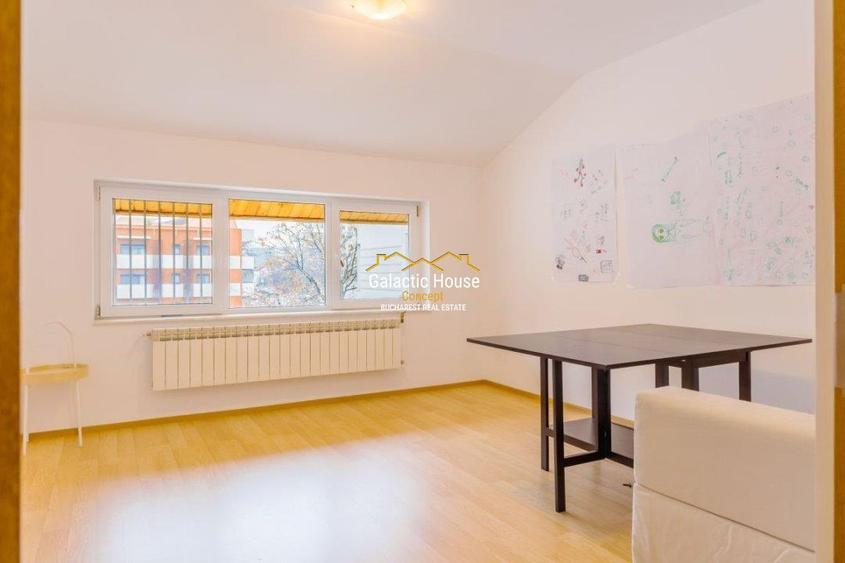 Casă cu 12 camere cu Teren 350 Mp în Central