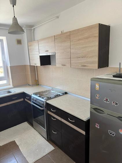 Apartament cu 2 camere decomandat în Tractorul