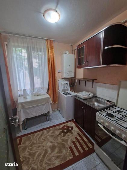 De vanzare apartament cu 2 camere si balcon, etajul 1, mobilat, 52000e - 2