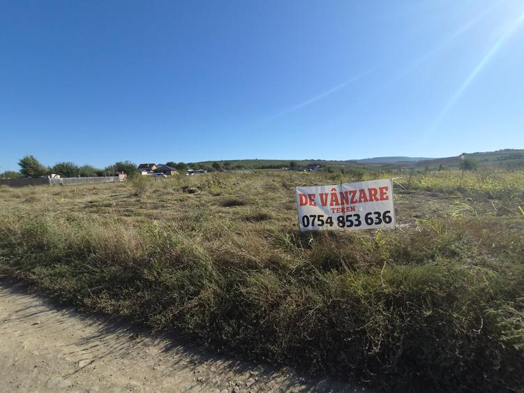 Teren Construcții intravilan de 675 mp, în Bucium