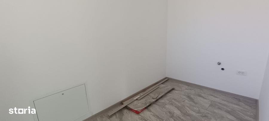 Casă cu 4 camere cu Teren 378 Mp în Malu Mare