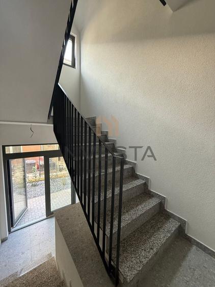 Apartament cu 4 camere semidecomandat în Între Lacuri