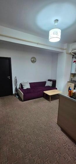 Apartament cu 2 camere, mobilat în Baza 3