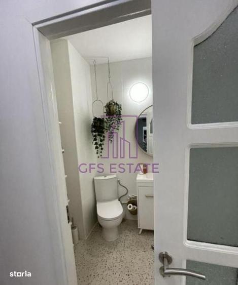 Apartament cu 3 camere semidecomandat în Central