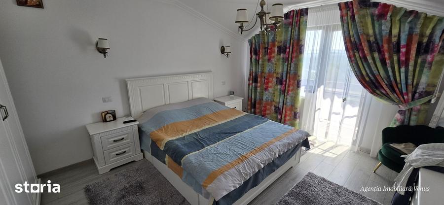 Casă cu 4 camere cu Teren 500 Mp în Central