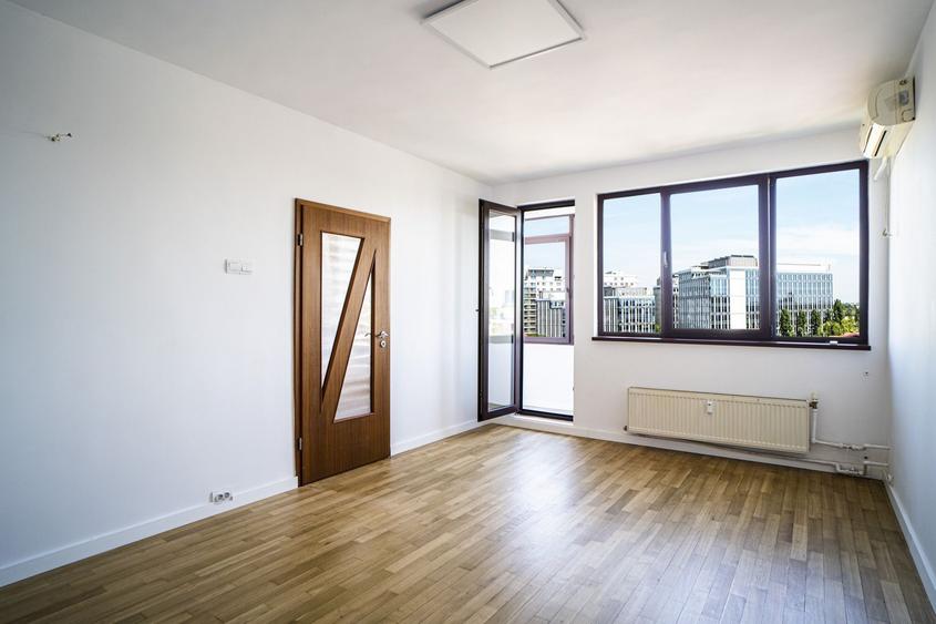 Apartament cu 2 camere semidecomandat în 1 Mai