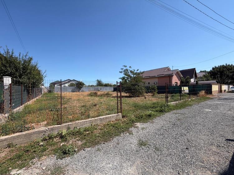 Teren Construcții intravilan de 800 mp, în Nord