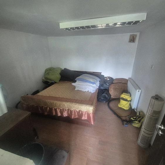 Casă cu 2 camere cu Teren 1170 Mp în Central