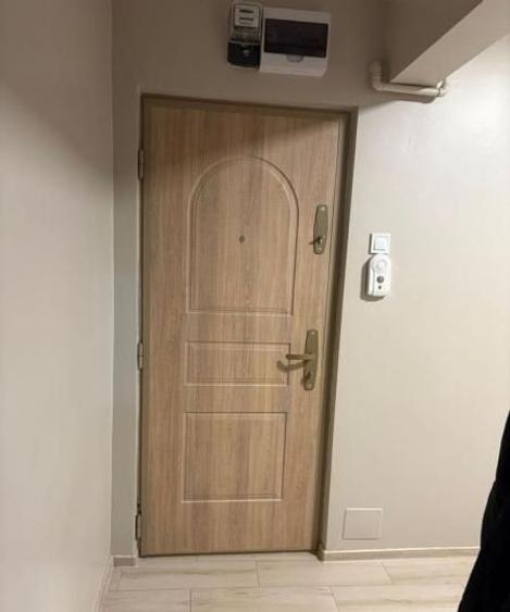 Apartament cu 4 camere decomandat, mobilat în Casa de Cultură