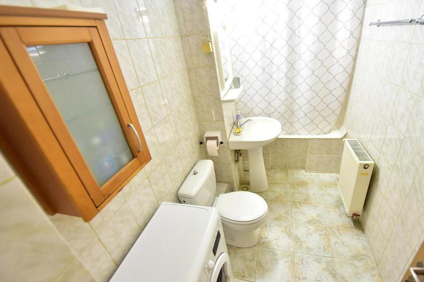 Apartament cu 2 camere decomandat, mobilat în Vasile Aaron