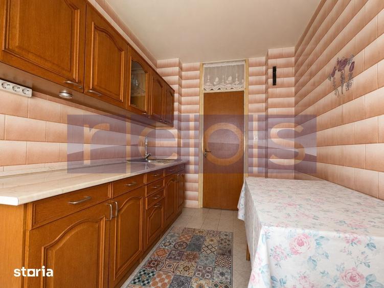 Apartament cu 2 camere decomandat în Tei