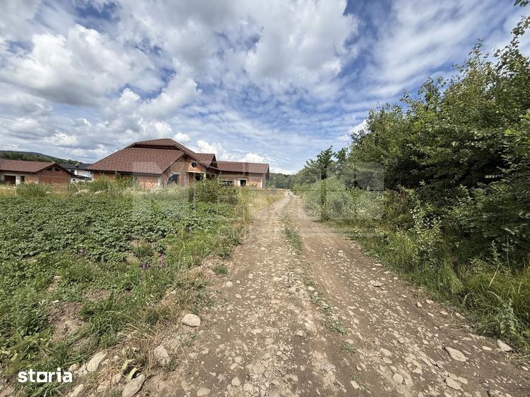 Teren de 1920 mp, în Putna