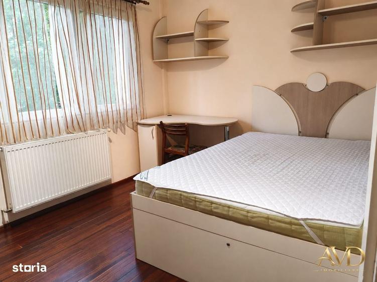 Apartament cu 3 camere semidecomandat în Astra
