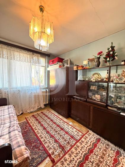Apartament cu 4 camere decomandat în Central